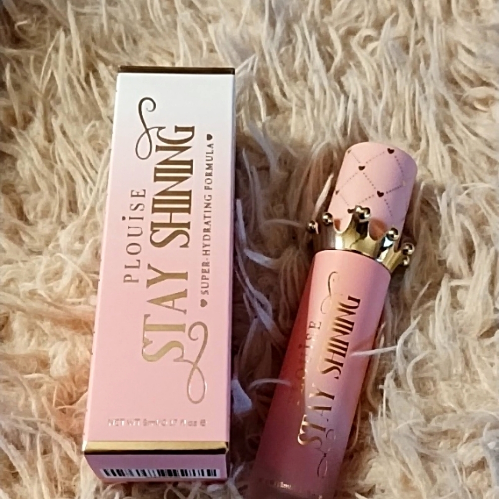 P Louise stay shining lip oil Piece Of Cake